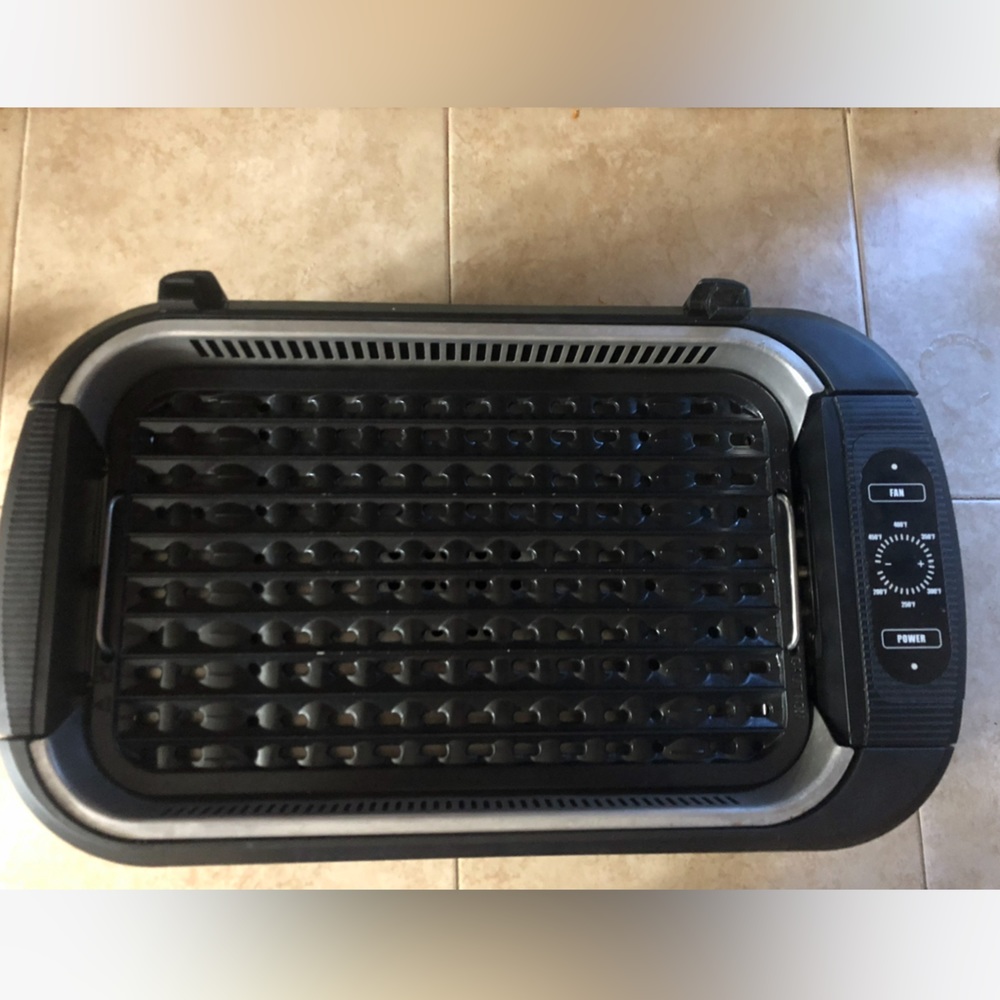 Grill - Picture 2 of 5
